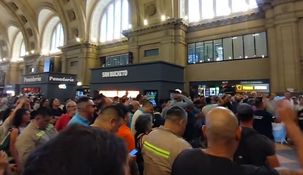 La manifestación se llevó a cabo en el hall de la estación Constitución. 