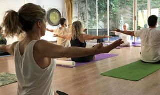 instructora de yoga buenos aires Centro de Yoga La Rueda