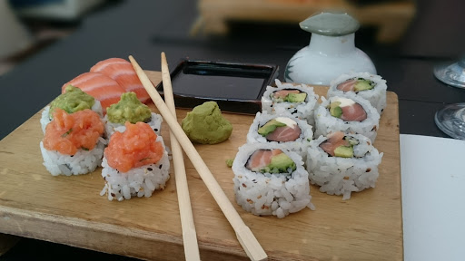 Hikaru Resto Sushi