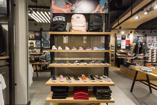 Vans Abasto